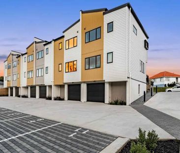 3Bedroom brand new townhouse available Right Now - Photo 3