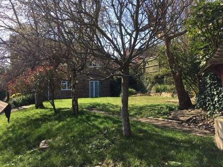Biddel Springs, Highworth, SN6 - Photo 5