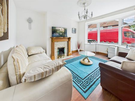 3 bedroom end of terrace house to rent - Photo 3