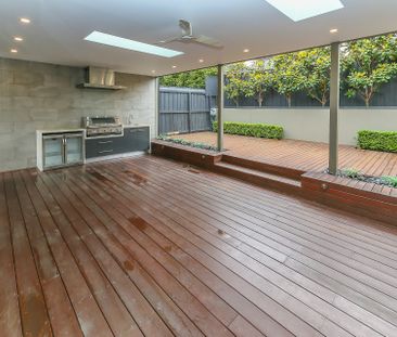 Large Town House with City views - Photo 6