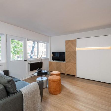 Appartement Meublé Moderne à Louer – Centre-Ville de Montréal - Photo 3