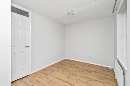 3 bed semi-detached house to rent in Chivington Close, Shirley, B90 - Photo 4