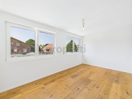 Grosszügige 2.5-Zimmer-Wohnung mit traumhafter Dach-Terrasse in Affoltern im Emmental - Photo 2