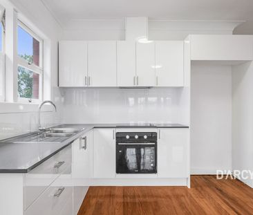 Freshly Renovated 2-Bedroom Unit in Ashgrove - Photo 4