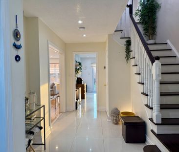 For Lease - 15 Inverhuron Trail, Oakville, Ontario - Photo 4