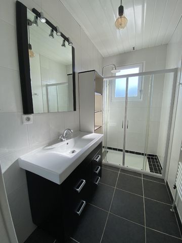 Location Maison 4 pièces 88m² GUEUGNON 71130 - Photo 2