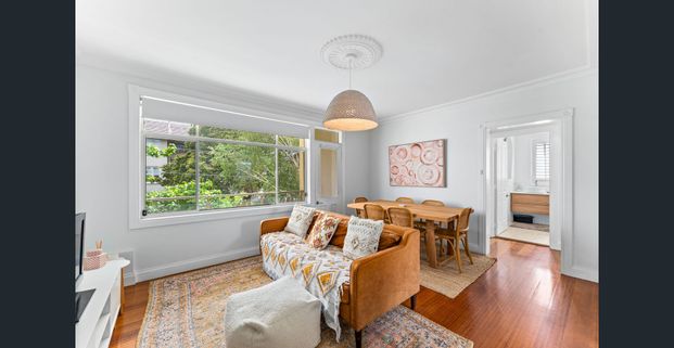 Beautifully Renovated, Light-Filled Two-Bedroom Apartment with Leafy Balcony - Photo 1