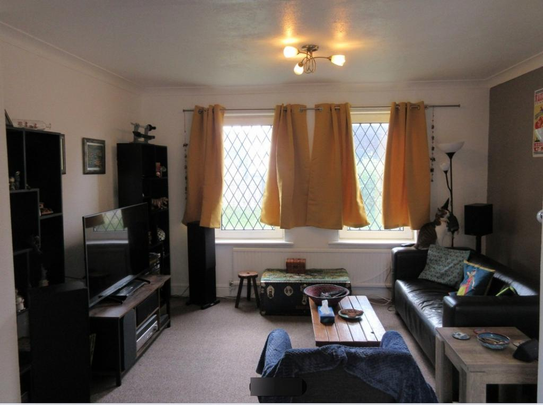 3 bedroom semi-detached house to rent - Photo 1