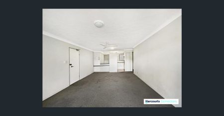 Comfortable living in convenient Taringa location - Photo 3