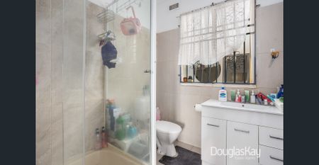 Charming 2-Bedroom Home in Prime Location - Photo 5