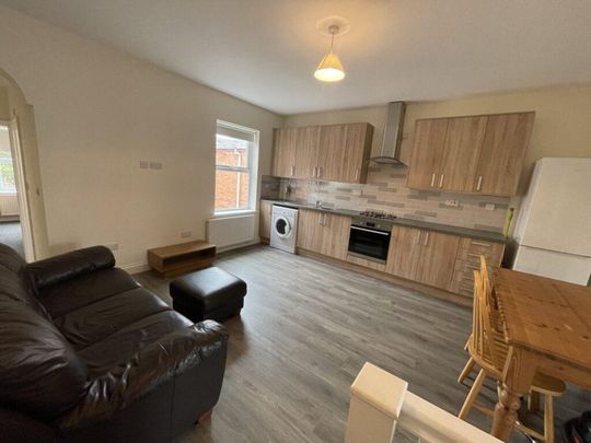 2 bedroom flat to rent - Photo 1