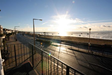 Eastern Esplanade, Southend On Sea THORPE BAY - Photo 4