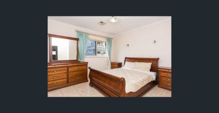 Executive Family Living in Prestigious Mount Henry Estate - Photo 3