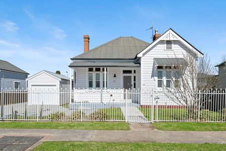 Home For Rent - Photo 4