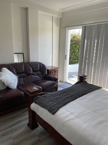 LOW MAINTENANCE STUDIO LIVING! - Photo 3