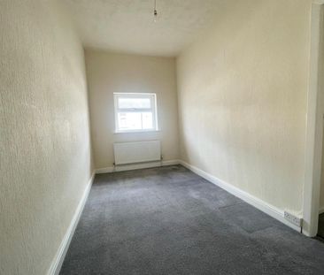2 bed terraced house to rent in St. Cuthbert Street, Burnley, BB10 - Photo 4