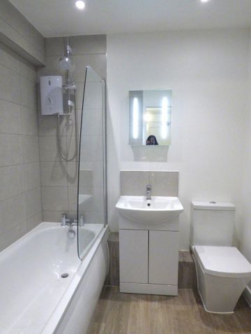 2 bedroom flat to rent - Photo 5