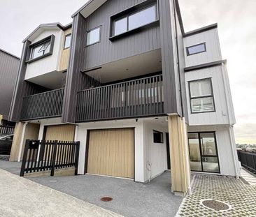 Spacious 4 Bedroom Home in Mairangi Bay - Rangi Zoned! - Photo 5