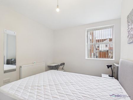 1 bedroom in a house share to rent - Photo 5