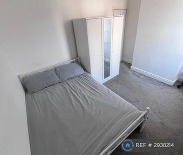 4 bedroom terraced house to rent - Photo 5