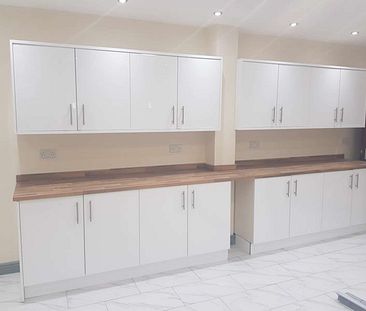 SPACIOUS EN-SUITE HOUSESHARE NEAR NEW CROSS HOSPITAL Room 5 - Photo 3