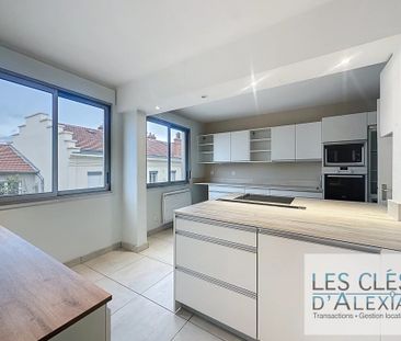 Location Appartement 5 pièces 114m² LYON 6ème - Photo 6