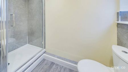 4 bedroom detached house to rent - Photo 2