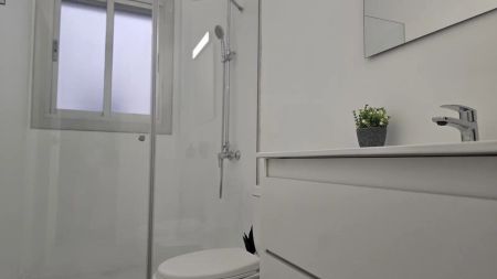 Room in a shared 5-bedroom apartment for rent in La Roqueta, Valencia - Foto 5