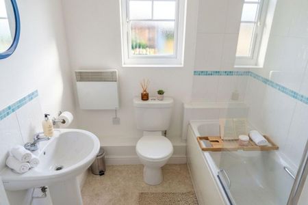 2 bedroom apartment to rent - Photo 3
