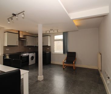 3 Bed Maisonette, Colina Mews, N15 - Photo 6