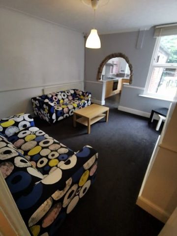 33 Club Street, Sharrow - Photo 2