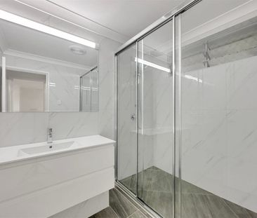 MODERN 3 BEDROOM HOME IN ANNANDALE - Photo 3