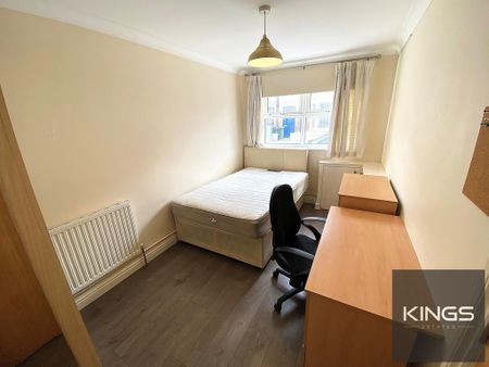 4 bedroom terraced house to rent - Photo 2