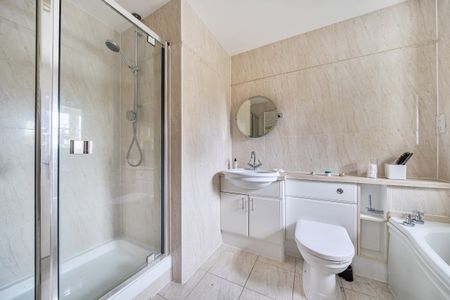 6 bedroom detached house to rent - Photo 4