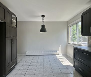 Ahuntsic : Logement de 2 chambres + garage + cour + chauffage et él... - Photo 1