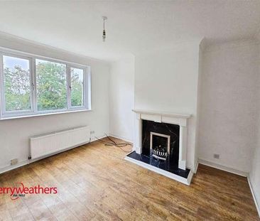 Heatons Bank, Rawmarsh, S62 - Photo 6