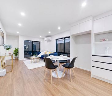 WATTLE DOWNS, 3 BEDROOMS - Photo 3