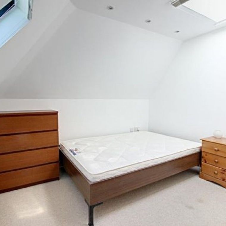 Ossulton Way Hampstead Garden Suburb N2 - Photo 1