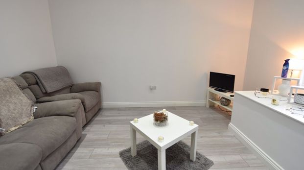 3 bedroom House in Elizabeth Street, Leeds - Photo 1