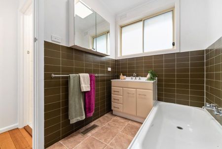 Quiet Court Living in a Prime Frankston South Locale - Photo 3