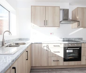 3 bedroom semi-detached house to rent - Photo 6