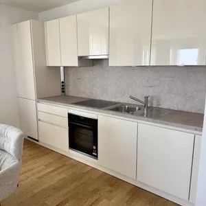 *Erstbezug* Helle 3-Zimmer-Wohnung mit Möbeln in einem modernen Wohnkomplex - Photo 2