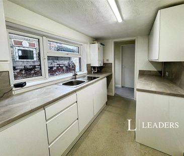 3 bedroom terraced house to rent - Photo 6