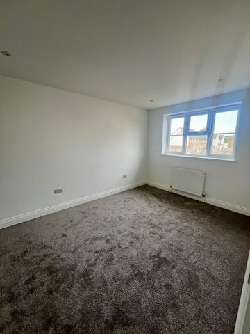 2 bedroom semi-detached house to rent - Photo 3