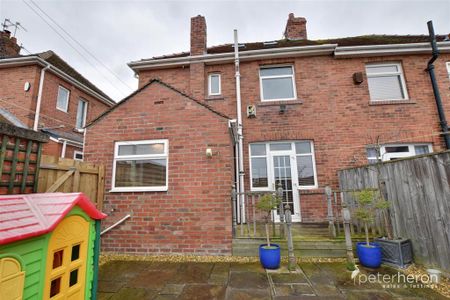 3 bedroom semi-detached house to rent - Photo 4