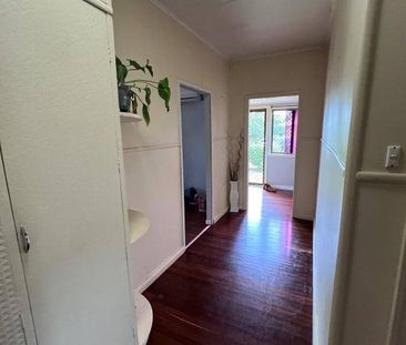 Fabulous Family Home with 9x7.5m shed extra high for mobile home & ... - Photo 4