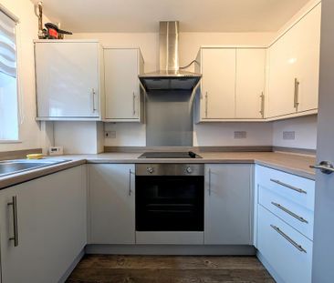 2 bedroom terraced house to rent - Photo 5