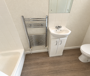 2 bedroom flat to rent - Photo 3