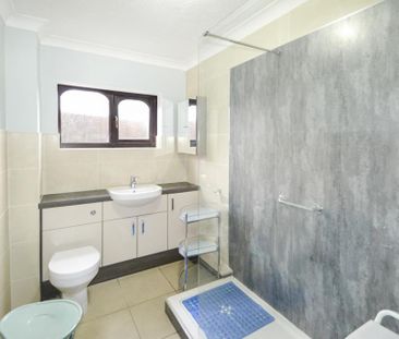 2 bedroom bungalow to rent - Photo 1