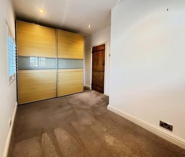 2 bedroom end of terrace house to rent - Photo 4